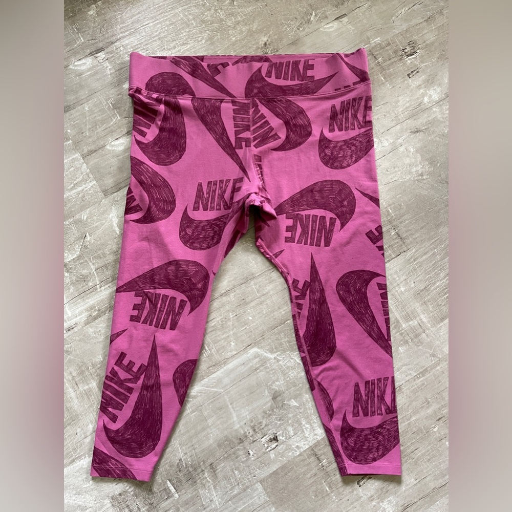 Nike Woman’s Athletic Workout Pants Leggings plus size